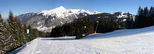 The run down to the Pleney lift in Morzine, Fance