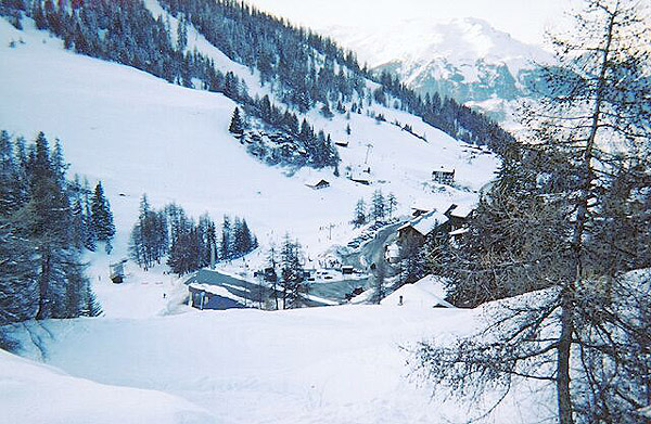 Looking down on plagne 1800 on a wintry evening